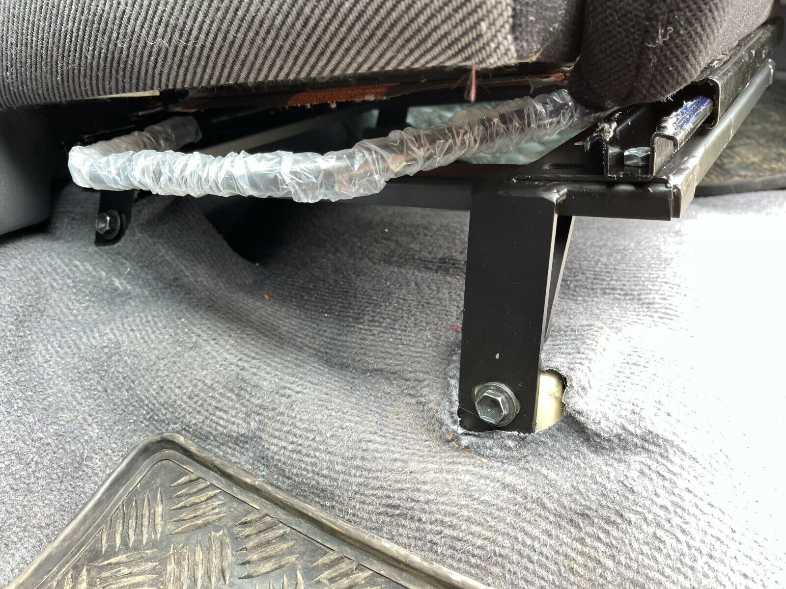 1x Toyota LandCruiser 70/76/79 Series Dual Cab Seat Rail Package – RECARO & SPARCO Compatible - Image 11